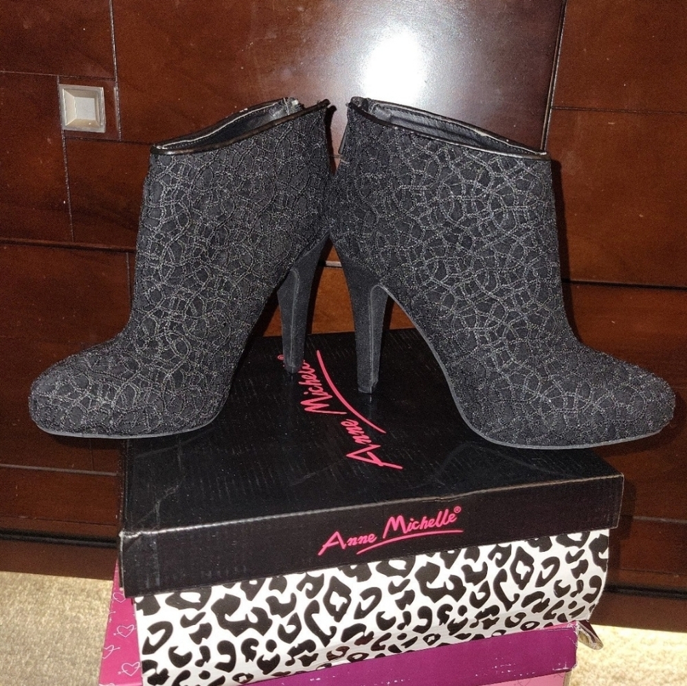 Women's booties